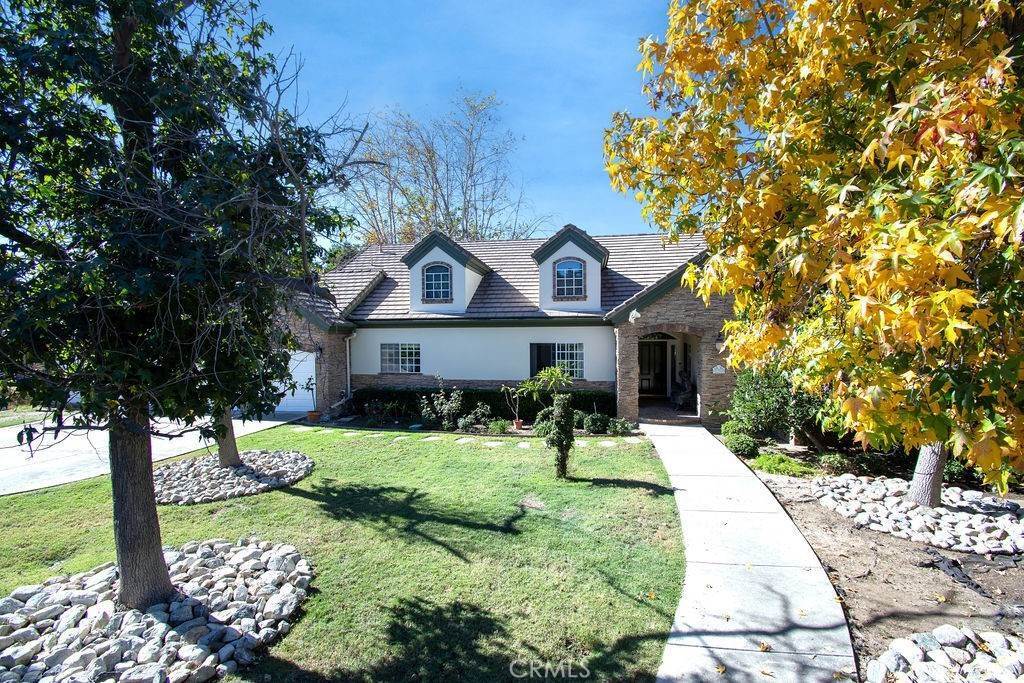 Single Family Homes for Sale at 733 North Vista Bonita Avenue Glendora, California 91741 United States