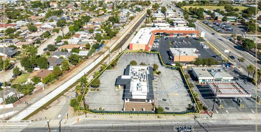 Commercial for Sale at 843 West Arrow Azusa, California 91702 United States