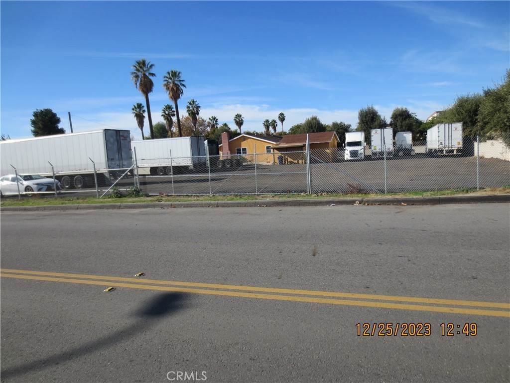 Commercial for Sale at 27070 Iowa Street Redlands, California 92373 United States