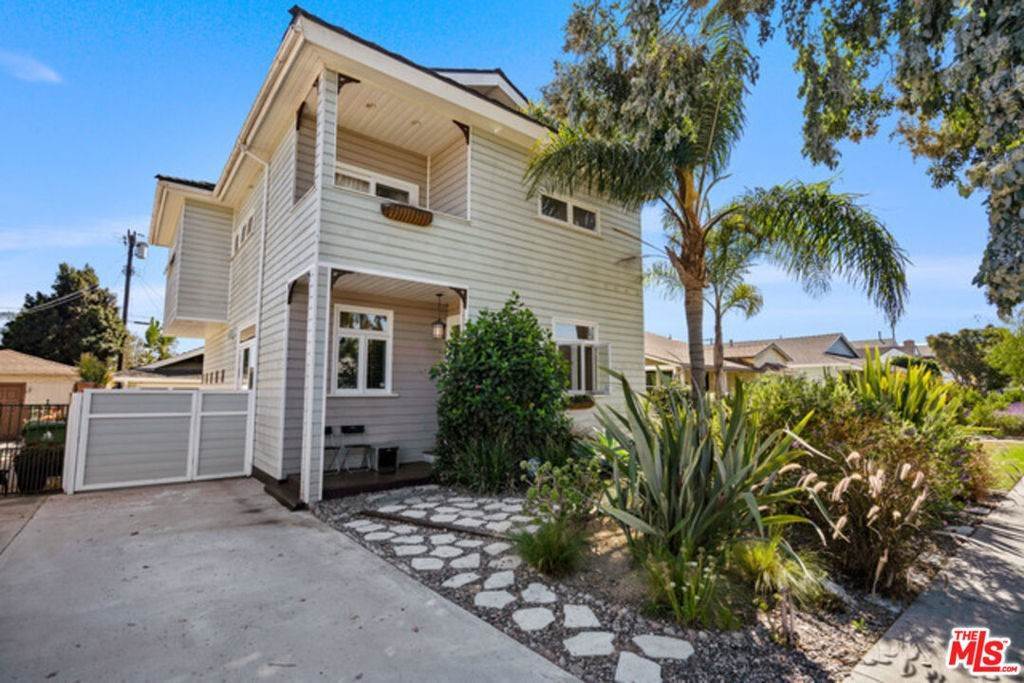 Жилой аренды в 12208 Braddock Drive Culver City, Калифорния 90230 Соединенные Штаты