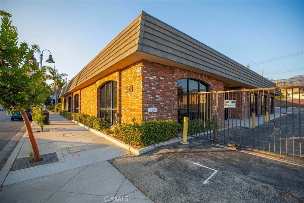 Commercial for Sale at 624 628 South San Fernando Boulevard # REAR Burbank, California 91502 United States