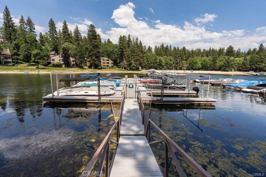 Single Family Homes for Sale at 447 Bay View Drive Lake Arrowhead, California 92352 United States