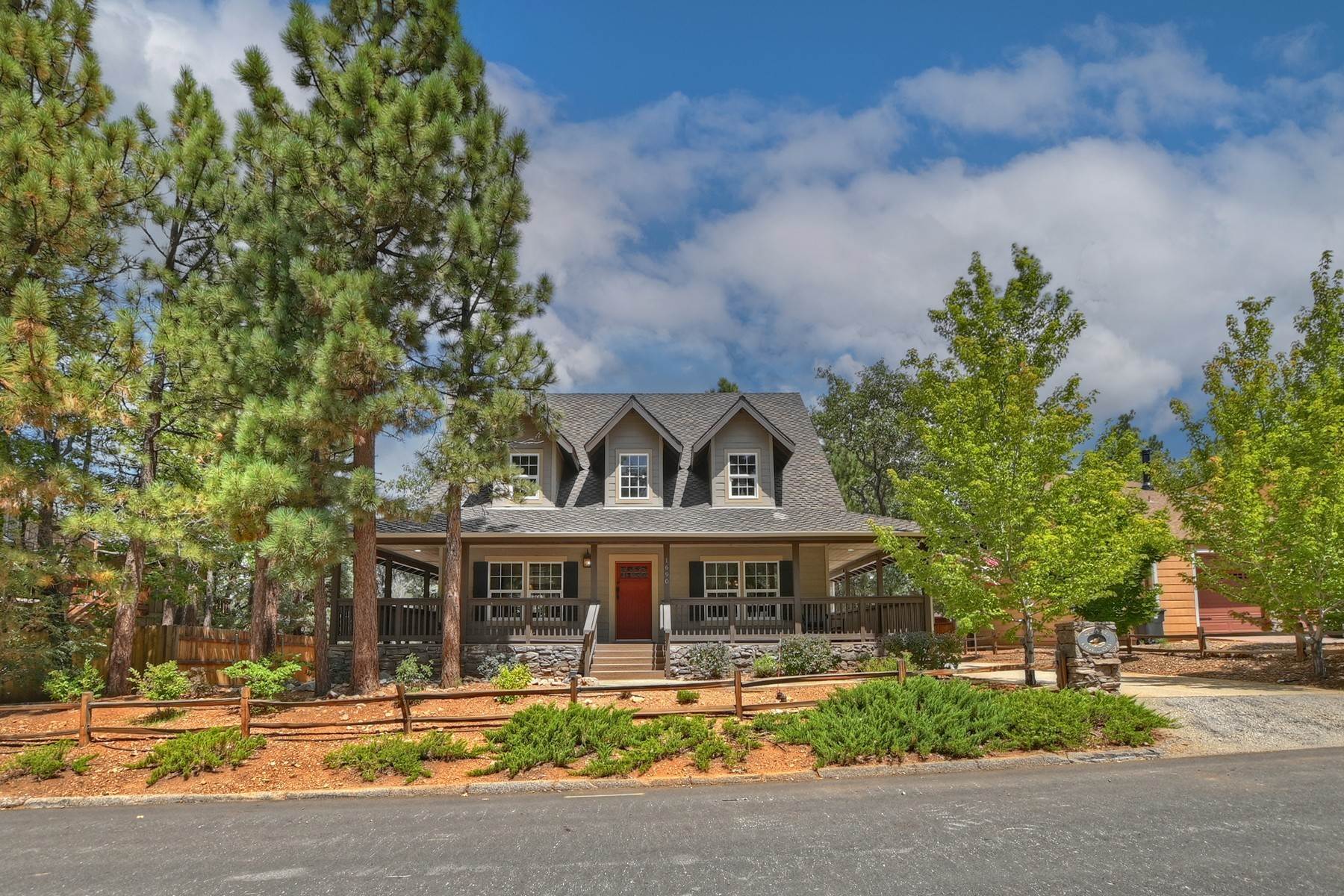 42. Single Family Homes for Sale at 1690 Cascade Road, Big Bear City, CA 92314 1690 Cascade Road Big Bear City, California 92314 United States