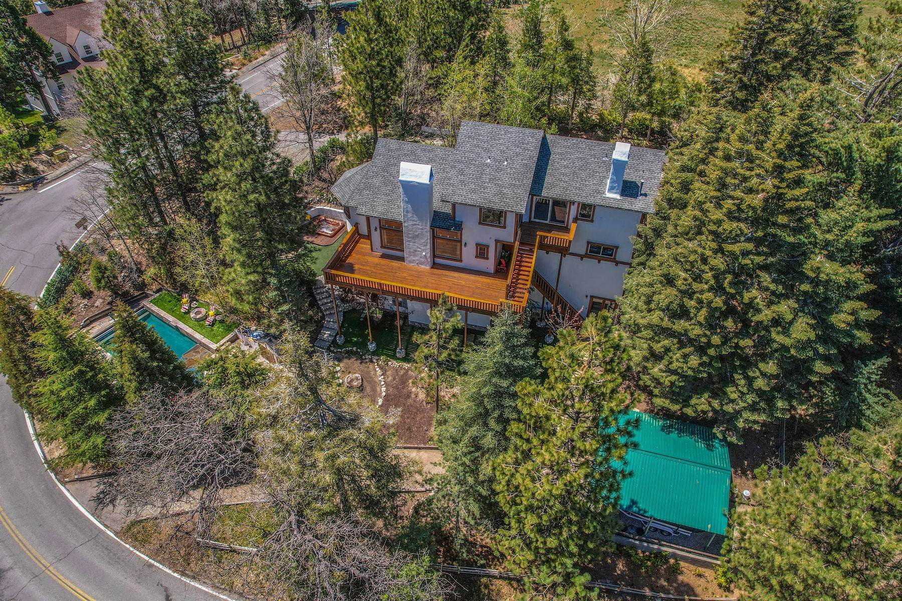 3. Single Family Homes for Sale at 303 Fairway Dr, Lake Arrowhead, CA 92352 303 Fairway Drive Lake Arrowhead, California 92352 United States