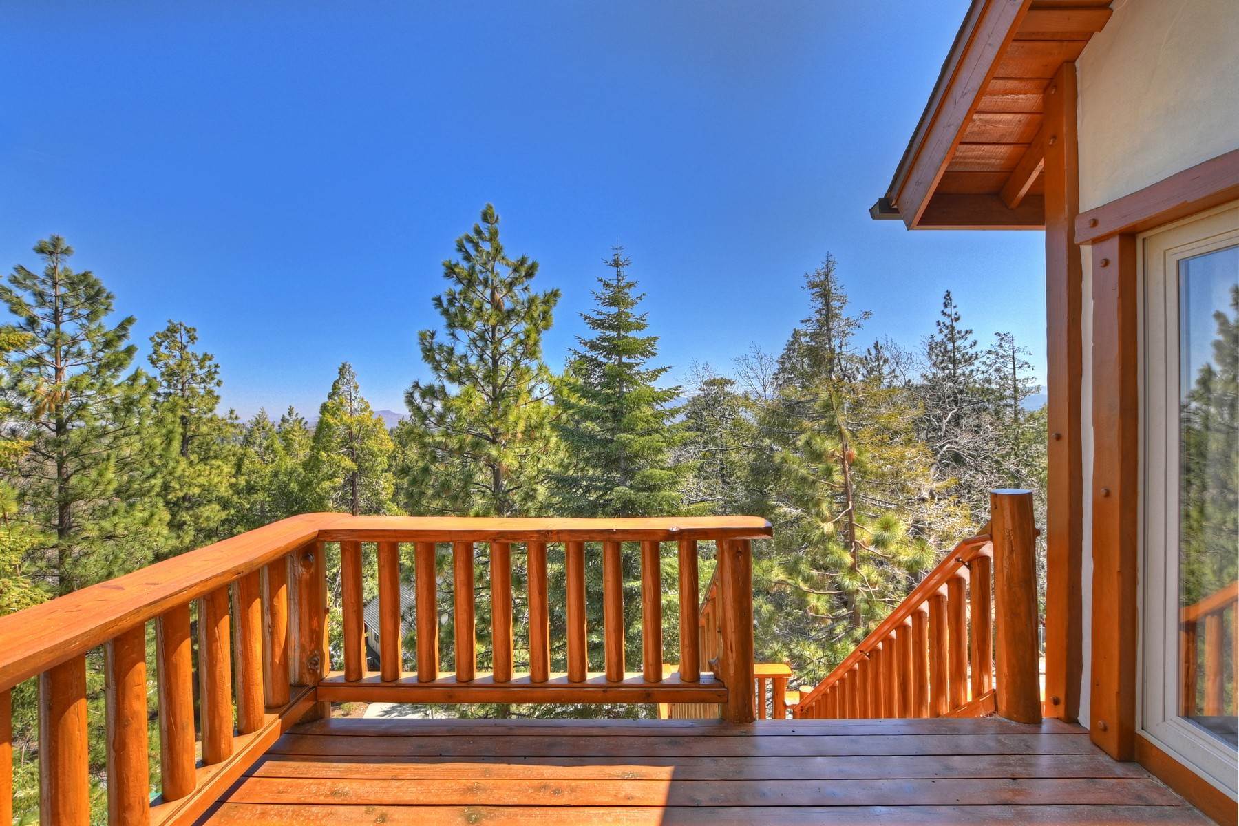 31. Single Family Homes for Sale at 303 Fairway Dr, Lake Arrowhead, CA 92352 303 Fairway Drive Lake Arrowhead, California 92352 United States