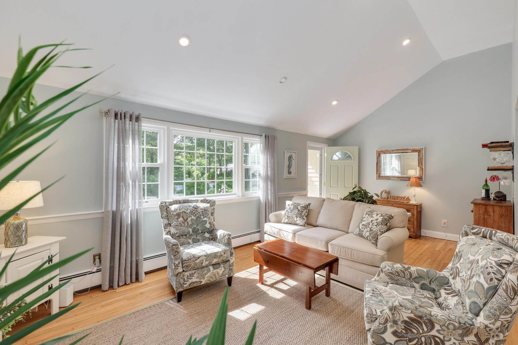 7. Single Family Homes for Sale at 43 Putting Green Circle, South Yarmouth, MA, 02664 43 Putting Green Circle South Yarmouth, Massachusetts 02664 United States